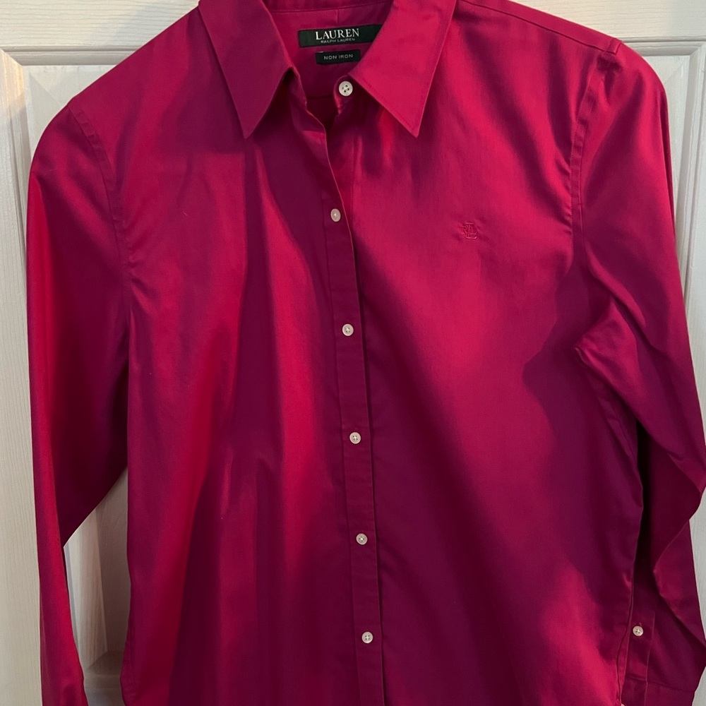 Ralph Lauren Women’s No Iron Button Down - Excellent Condition - Size Large